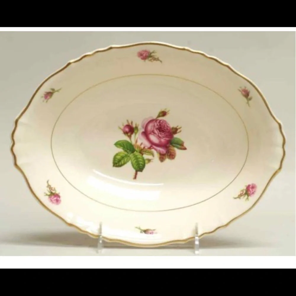 Vintage OVAL VEGETABLE DISH‎